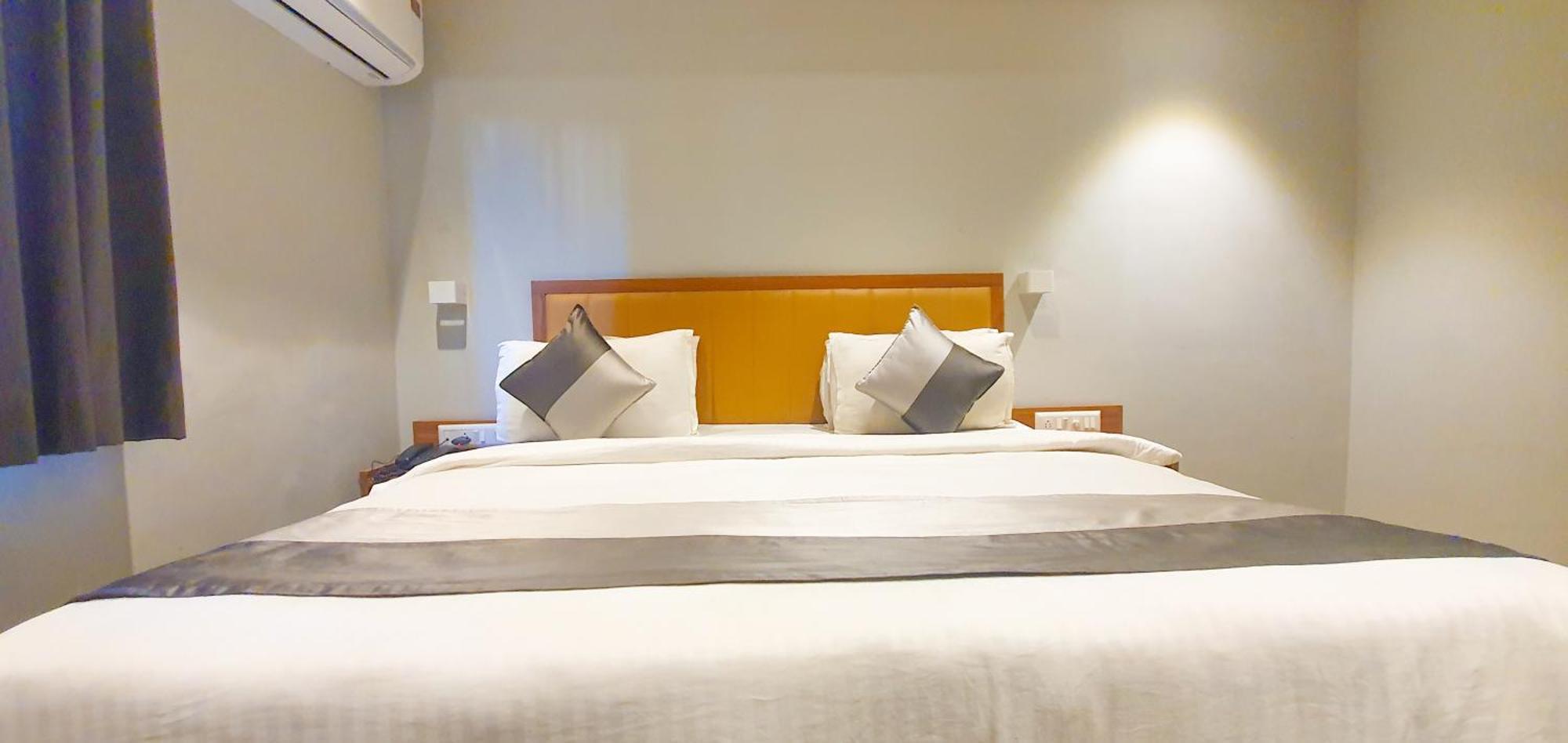 Hotel Nova Star Radźkot Zewnętrze zdjęcie