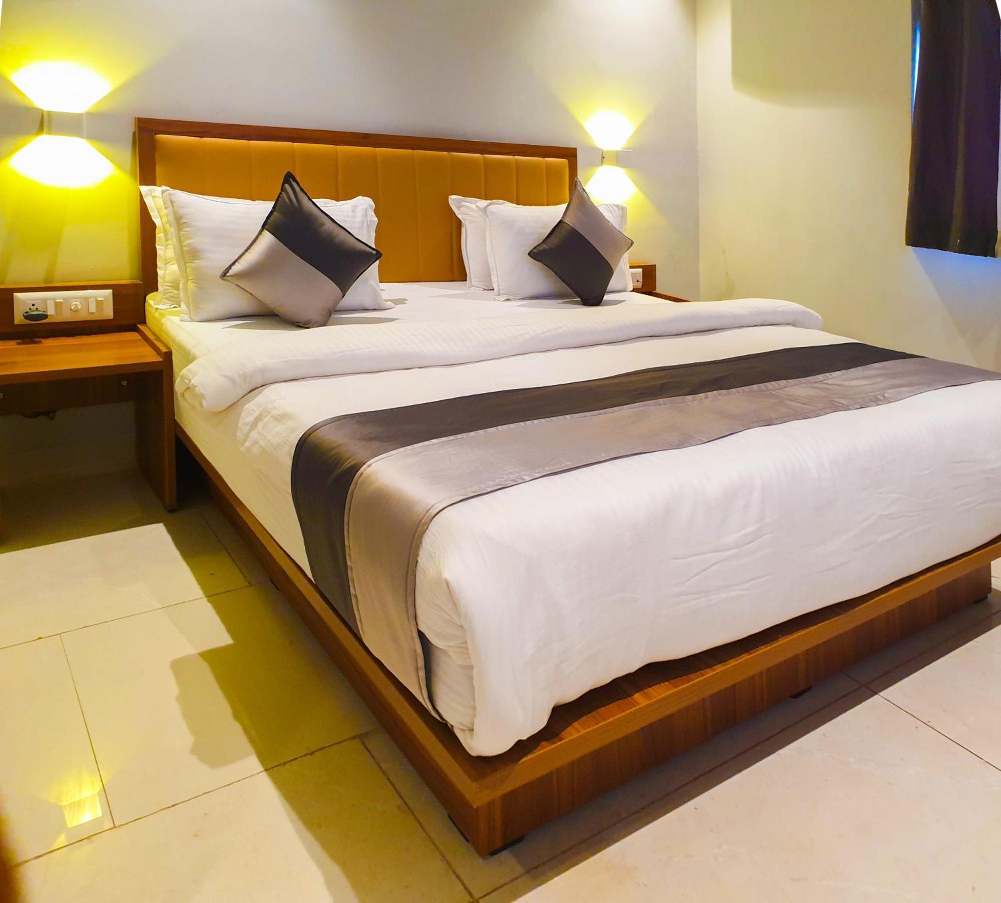 Hotel Nova Star Radźkot Zewnętrze zdjęcie