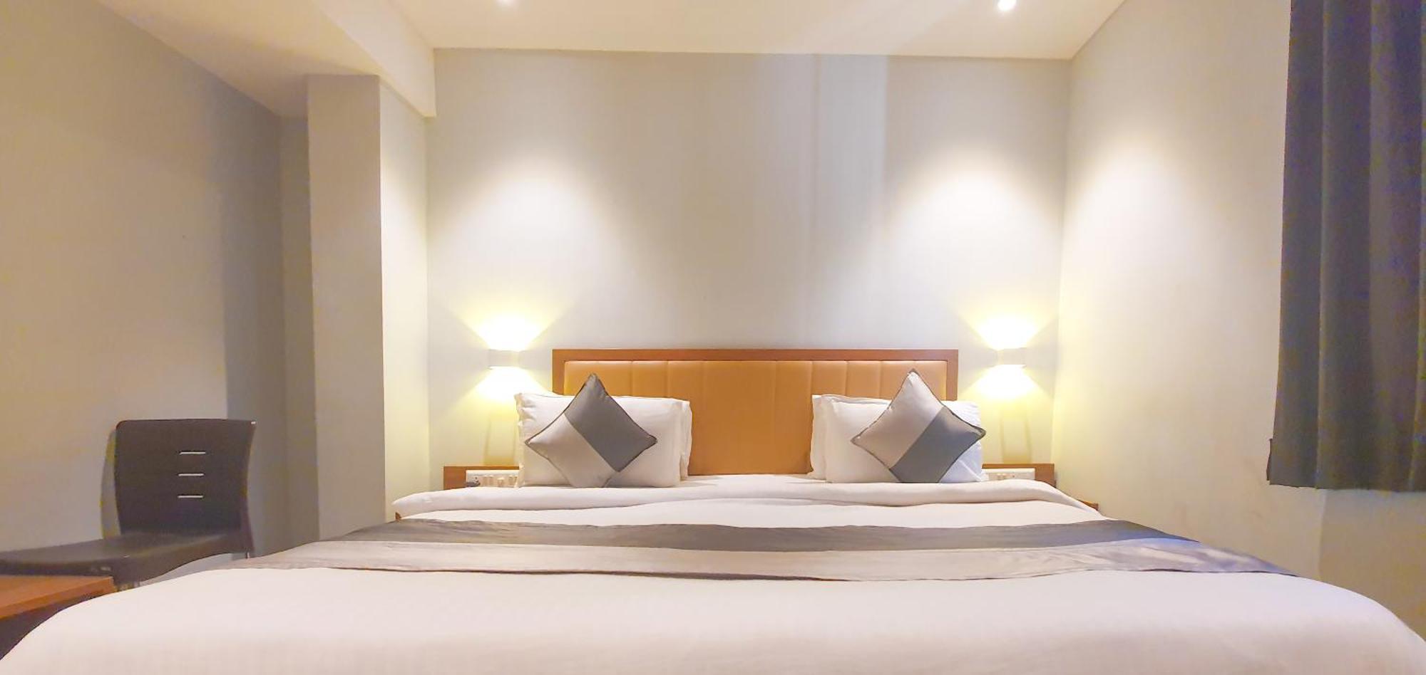 Hotel Nova Star Radźkot Zewnętrze zdjęcie