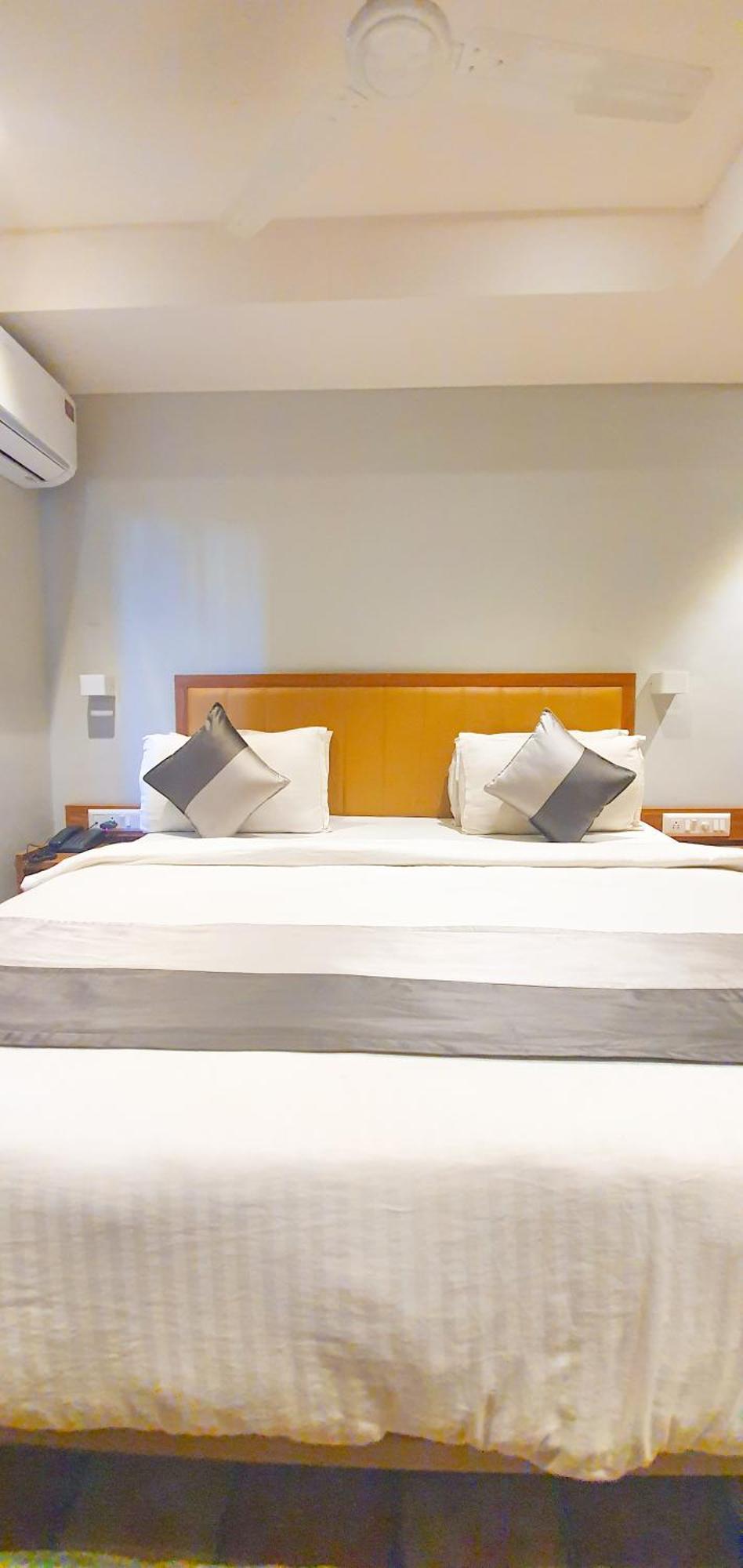 Hotel Nova Star Radźkot Zewnętrze zdjęcie