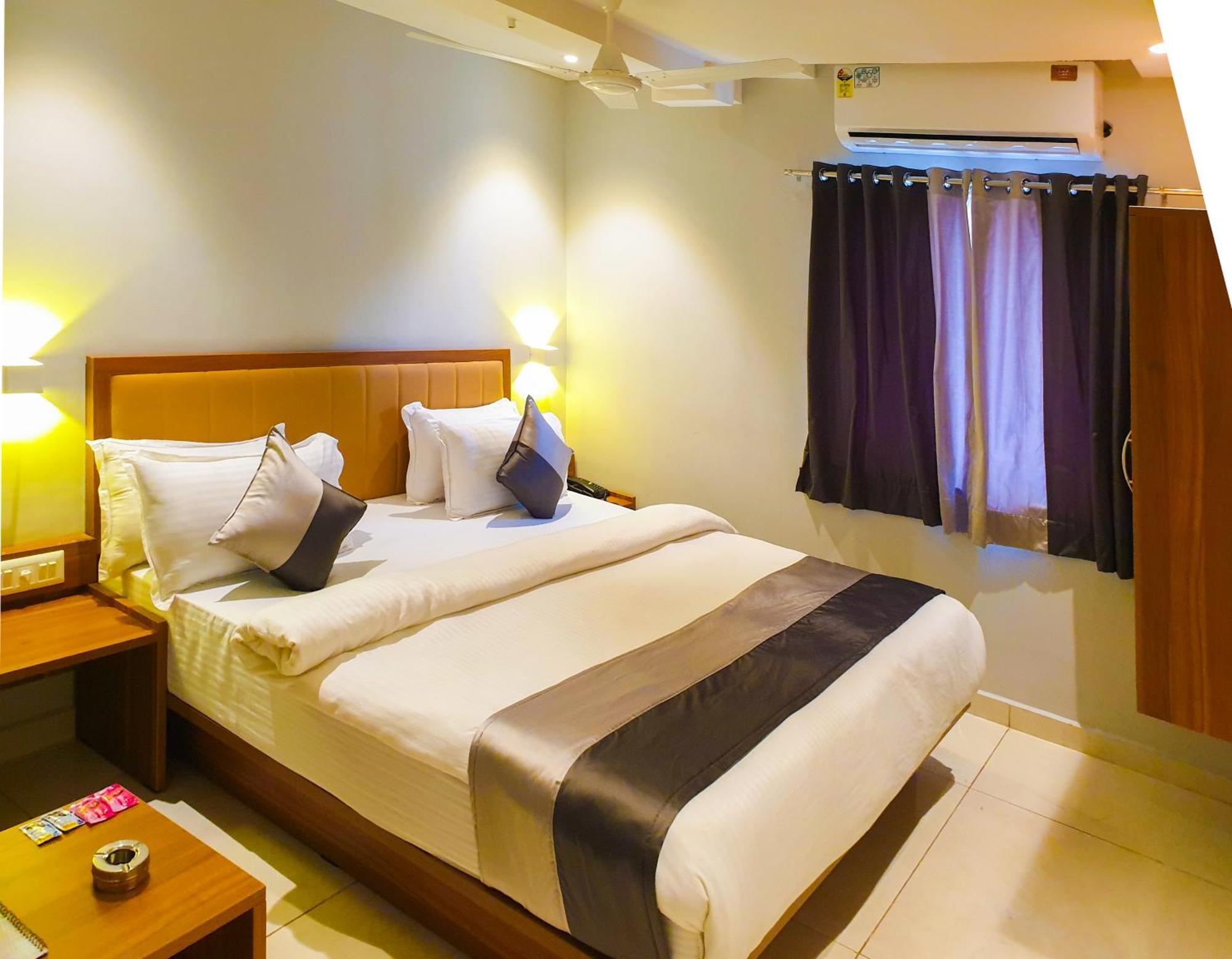 Hotel Nova Star Radźkot Zewnętrze zdjęcie