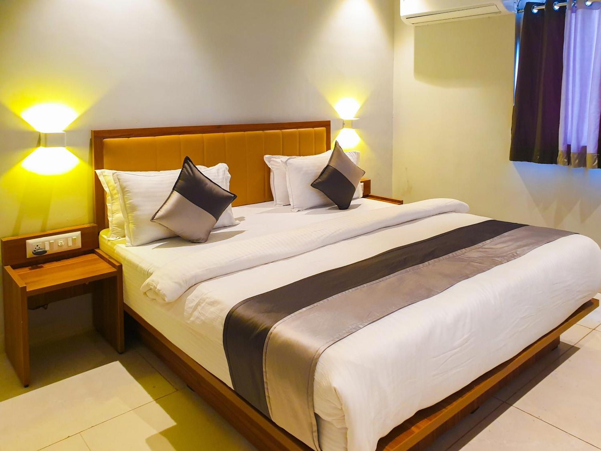 Hotel Nova Star Radźkot Zewnętrze zdjęcie